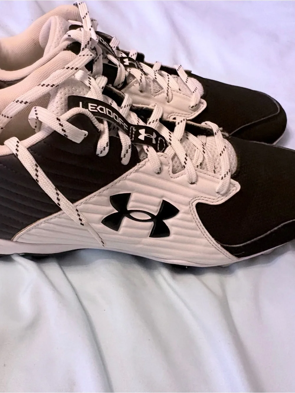 Under Armour Black and White Leadoff Athletic Baseball Cleats 9.5 M
